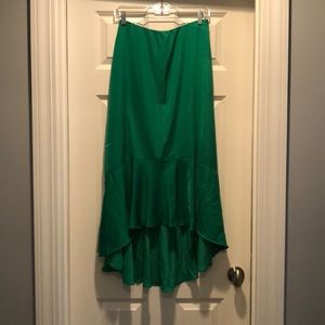 🌈PRICE DROP🌈 Summer silk green skirt. Stunning